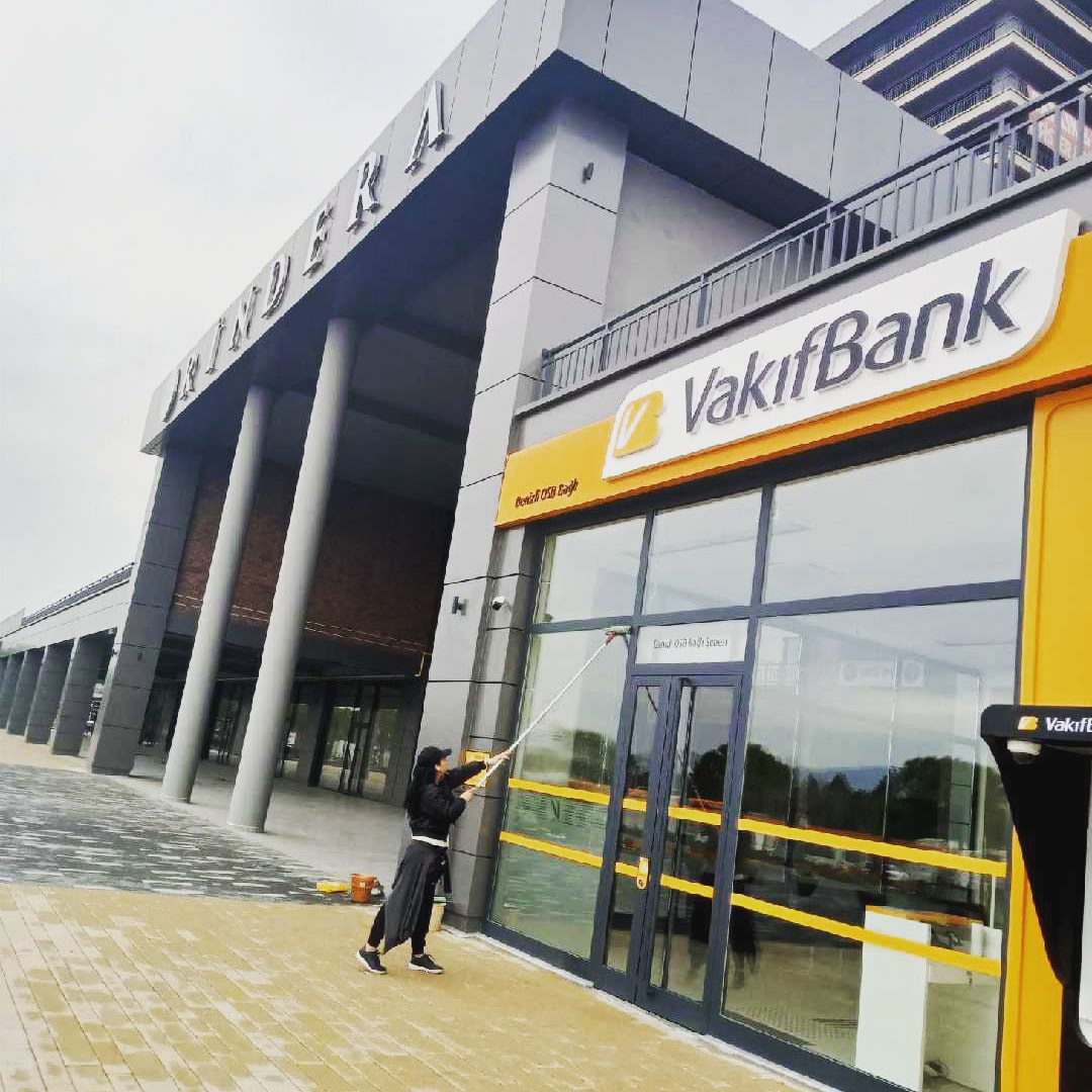 Banka Cephe Temizleme